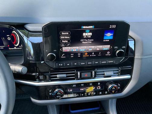 2025 Nissan Pathfinder Platinum 4WD