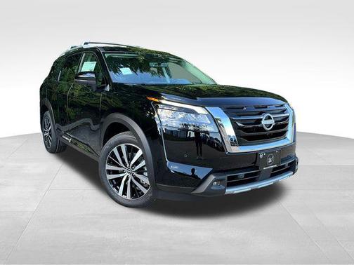 2025 Nissan Pathfinder Platinum 4WD