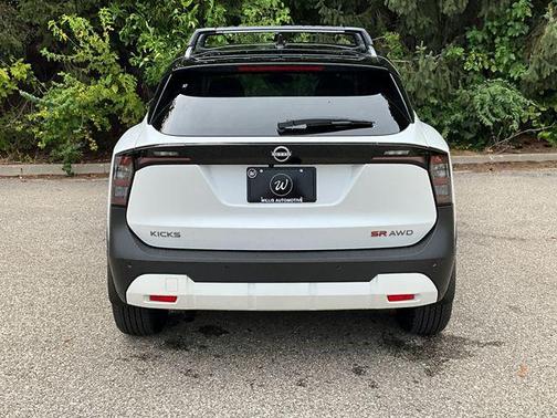 2026 Nissan Kicks SR