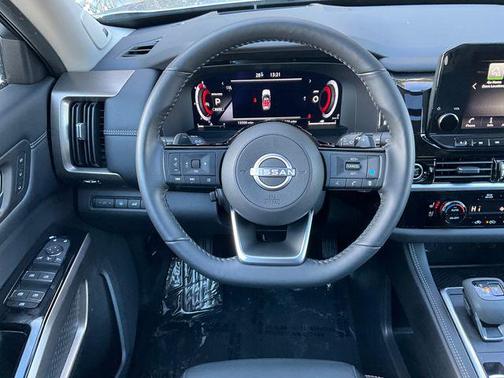 2024 Nissan Pathfinder Platinum 4WD