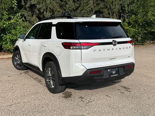 2025 Nissan Pathfinder SV 4WD