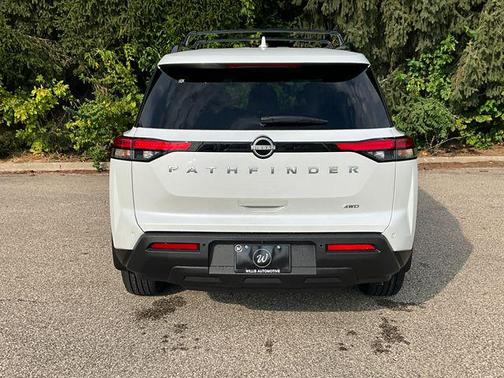 2025 Nissan Pathfinder SV 4WD