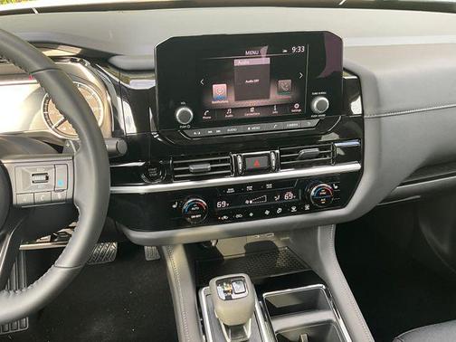2025 Nissan Pathfinder SV 4WD
