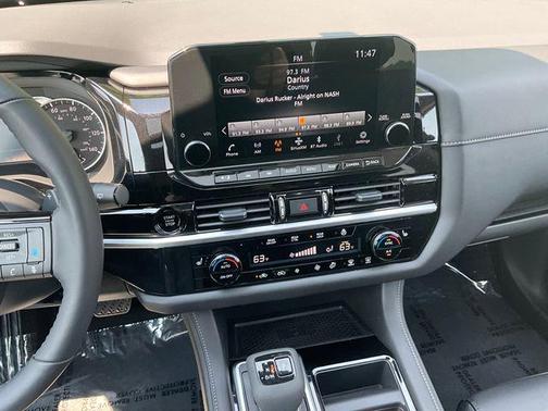 2025 Nissan Pathfinder SL 4WD