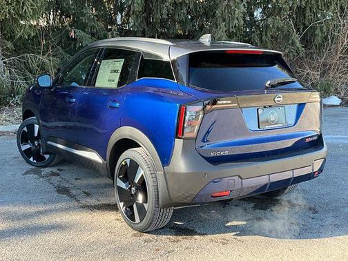 2025 Nissan Kicks SR
