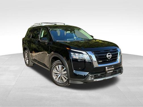 2022 Nissan Pathfinder SL 4WD