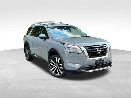 2023 Nissan Pathfinder Platinum 4WD
