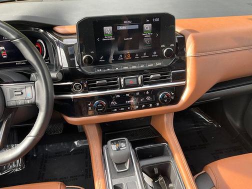 2023 Nissan Pathfinder Platinum 4WD