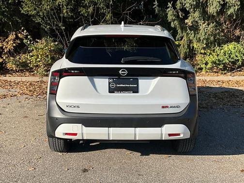 2025 Nissan Kicks SR