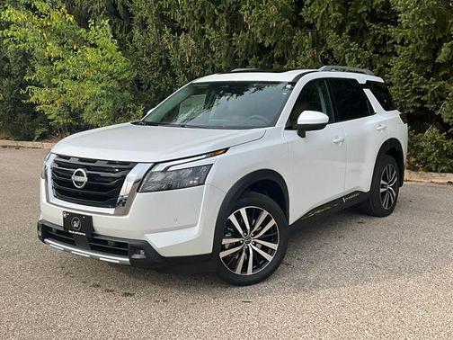 2025 Nissan Pathfinder Platinum 4WD