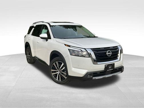 2025 Nissan Pathfinder Platinum 4WD