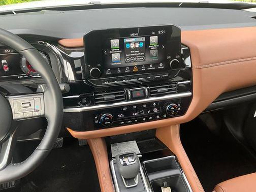 2025 Nissan Pathfinder Platinum 4WD