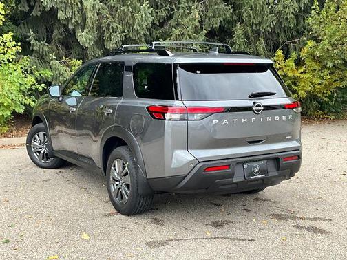 2025 Nissan Pathfinder SV 4WD