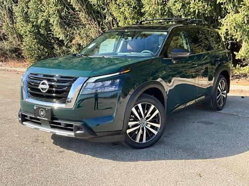 2025 Nissan Pathfinder Platinum 4WD