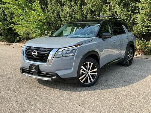 2025 Nissan Pathfinder Platinum 4WD