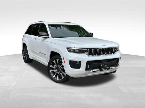 Bright White Clearcoat 2022 Jeep Grand Cherokee Overland