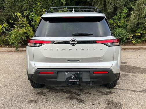 2025 Nissan Pathfinder SV 4WD