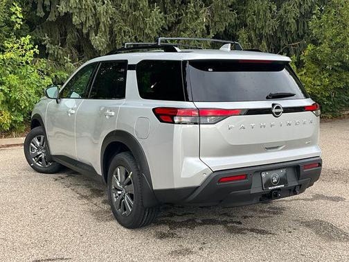 2025 Nissan Pathfinder SV 4WD