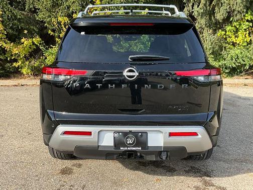 2025 Nissan Pathfinder Platinum 4WD