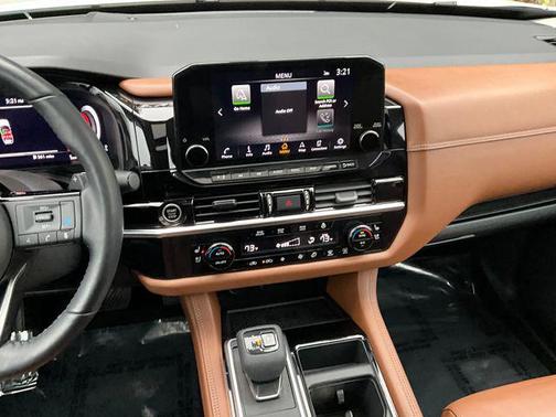 2023 Nissan Pathfinder Platinum 4WD