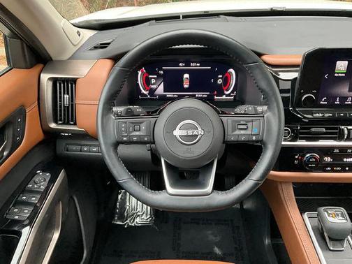 2023 Nissan Pathfinder Platinum 4WD
