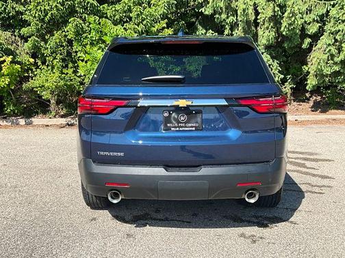 Northsky Blue Metallic 2022 Chevrolet Traverse LS