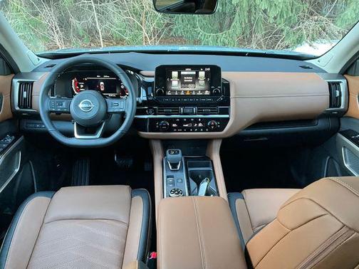 2025 Nissan Pathfinder Platinum 4WD