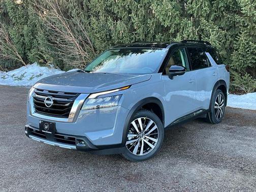 2025 Nissan Pathfinder Platinum 4WD