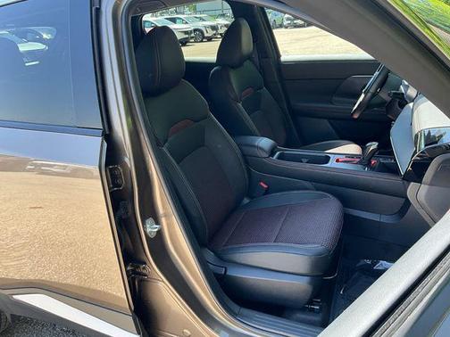 Canyon Bronze Metallic 2025 Nissan Kicks SR