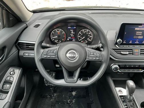 2025 Nissan Altima S FWD