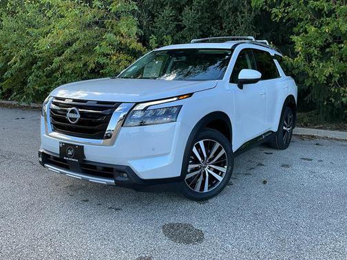2025 Nissan Pathfinder Platinum 4WD