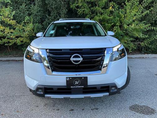 2025 Nissan Pathfinder Platinum 4WD