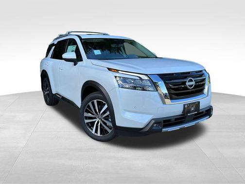 2025 Nissan Pathfinder Platinum 4WD