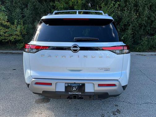 2025 Nissan Pathfinder Platinum 4WD