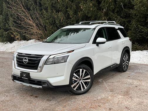 2025 Nissan Pathfinder Platinum 4WD