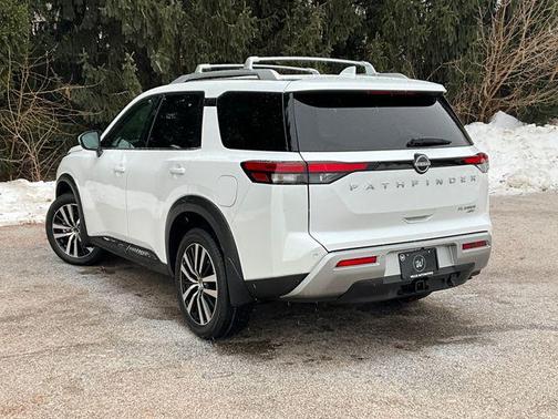 2025 Nissan Pathfinder Platinum 4WD