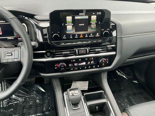 2025 Nissan Pathfinder Platinum 4WD