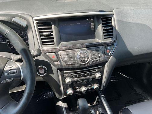 2020 Nissan Pathfinder SL 4WD