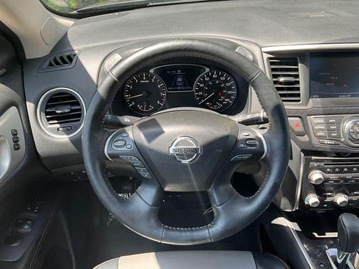 2020 Nissan Pathfinder SL 4WD
