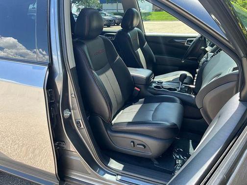 2020 Nissan Pathfinder SL 4WD
