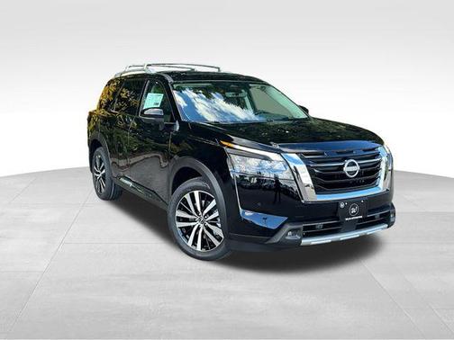 2025 Nissan Pathfinder Platinum 4WD