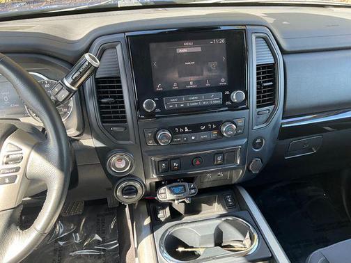 2023 Nissan Titan SV