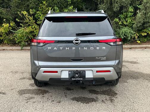 2025 Nissan Pathfinder Platinum 4WD