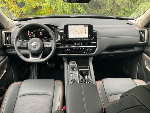 2025 Nissan Pathfinder Platinum 4WD