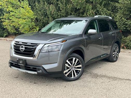 2025 Nissan Pathfinder Platinum 4WD
