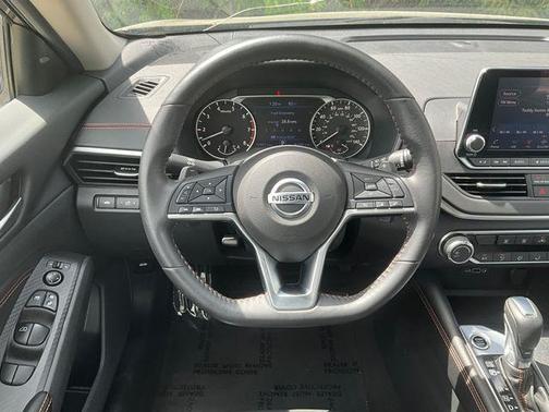 2022 Nissan Altima SR Intelligent AWD