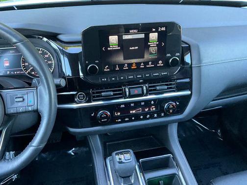 2023 Nissan Pathfinder SL 4WD