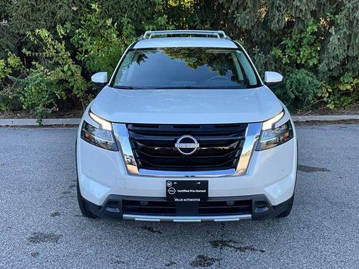 2023 Nissan Pathfinder SL 4WD