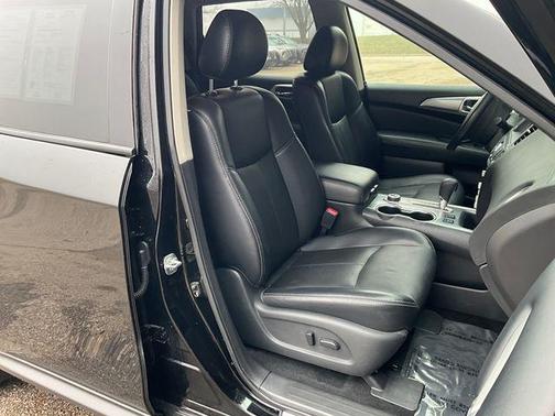 2019 Nissan Pathfinder SL