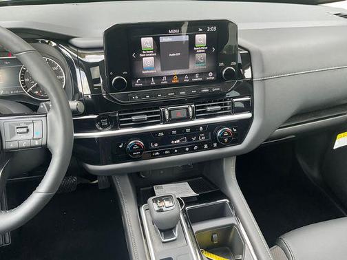 2025 Nissan Pathfinder SL 4WD